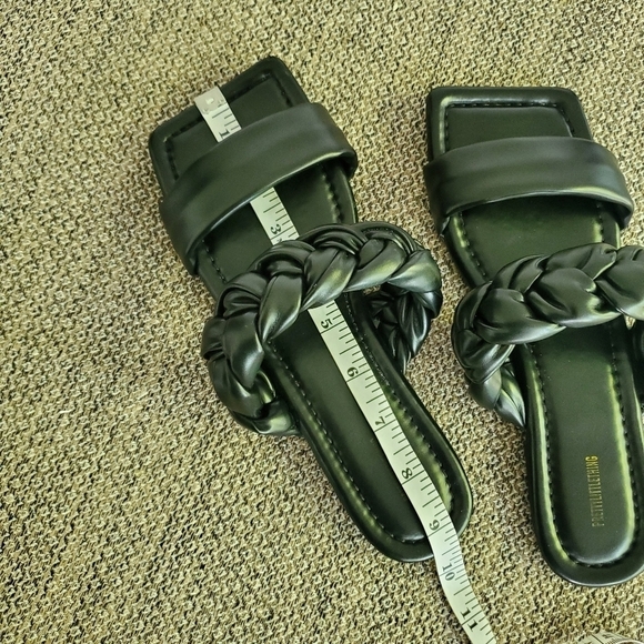 PrettyLittleThing Black PU Double Strap Plaited Mule Sandals - Picture 8 of 10